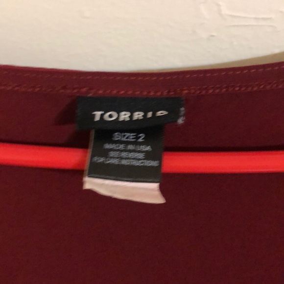 Torrid cold shoulder top - Picture 2 of 2